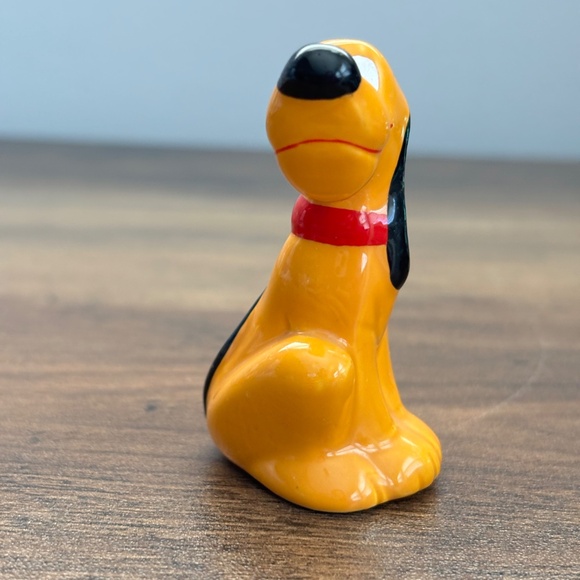 VINTAGE Walt Disney Productions Sitting PLUTO Ceramic Porcelain Figurine 2.25" - Picture 2 of 8